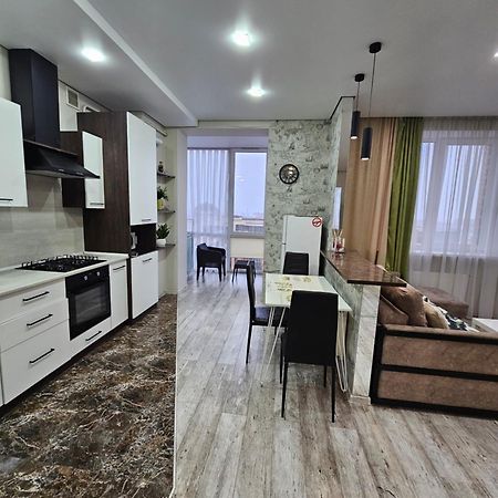לוצק Яровиця. Центр מראה חיצוני תמונה